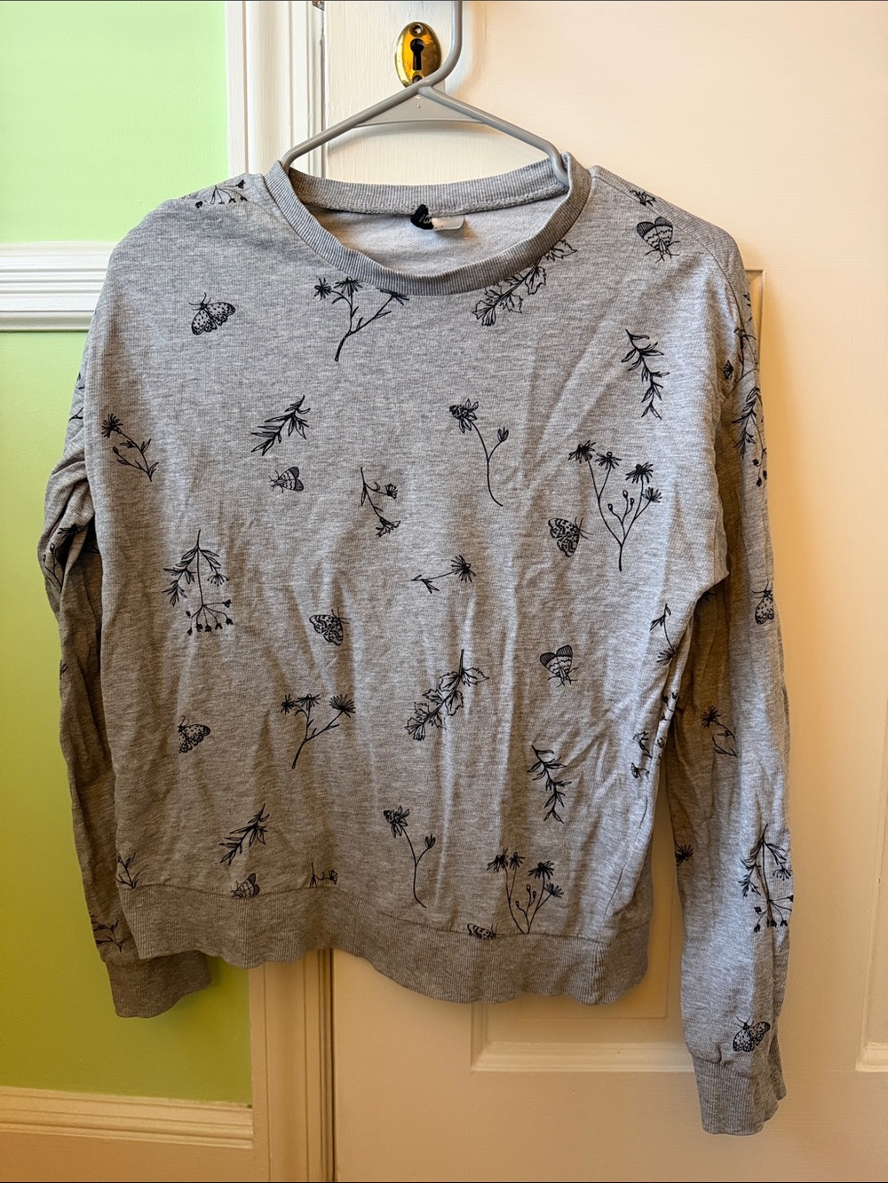 ❗️LAST CALL H&M divided floral print grey sweatshirt small